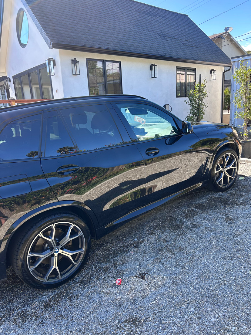 BMW X5 — mirror-finish side