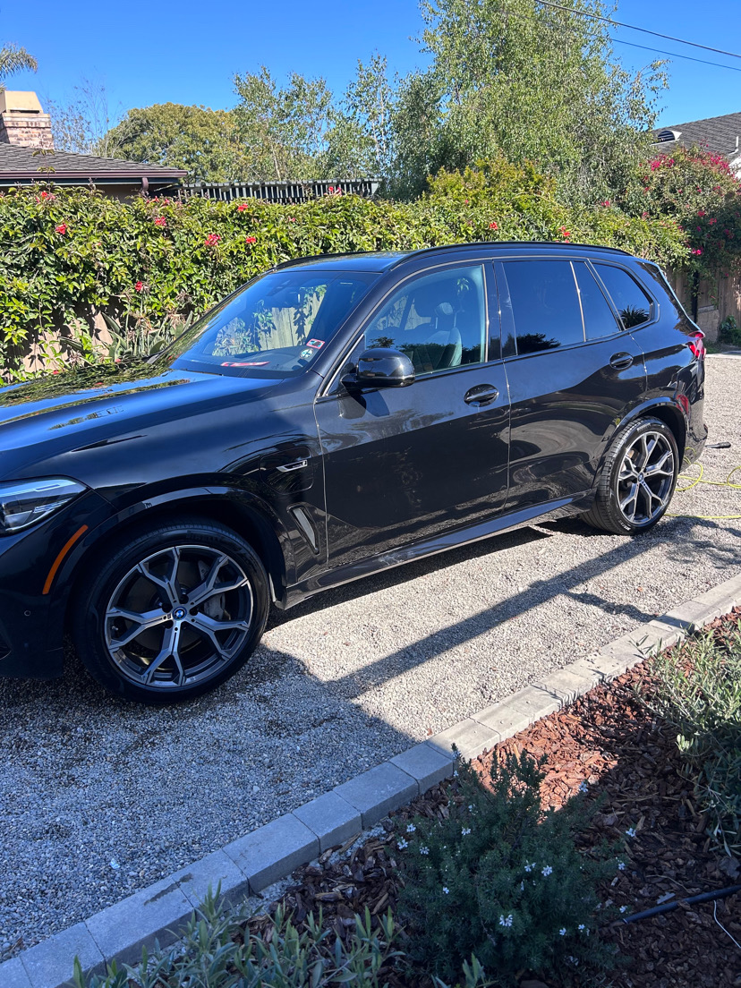 BMW X5 — driveway finish